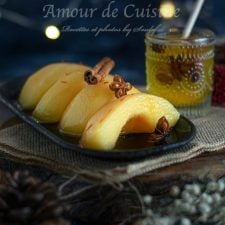 Coings pochés aux épices et safran