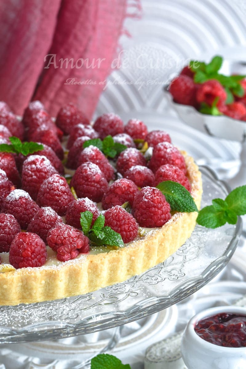 tarte aux framboises pistaches et chocolat blanc