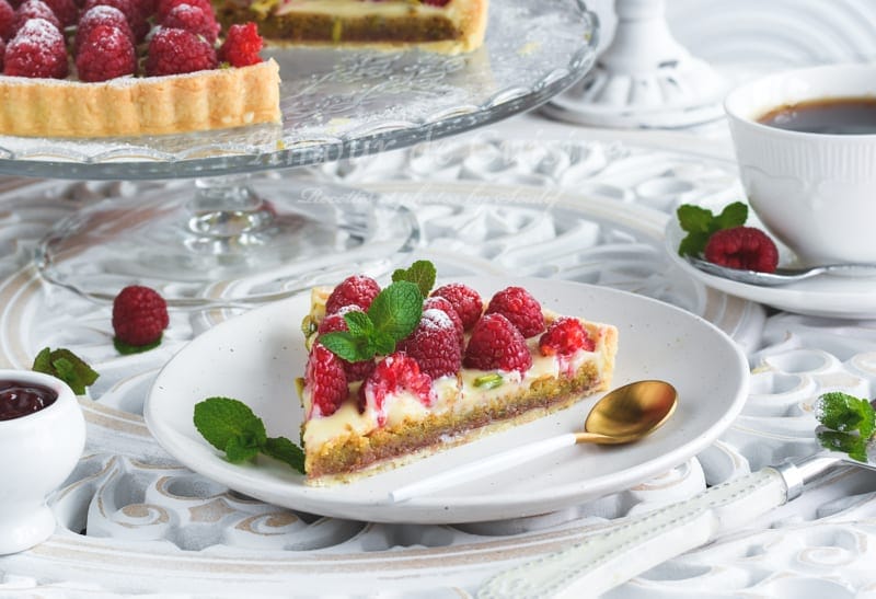 tarte aux framboises pistaches et chocolat blanc