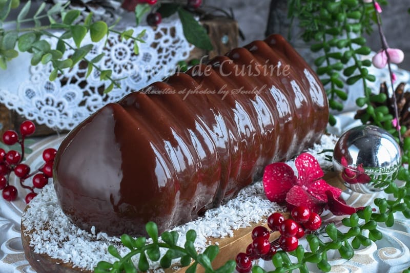 Bûche noisettes clémentine et glaçage miroir