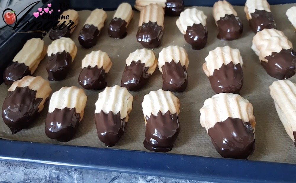 garnir les petits fours au chocolat