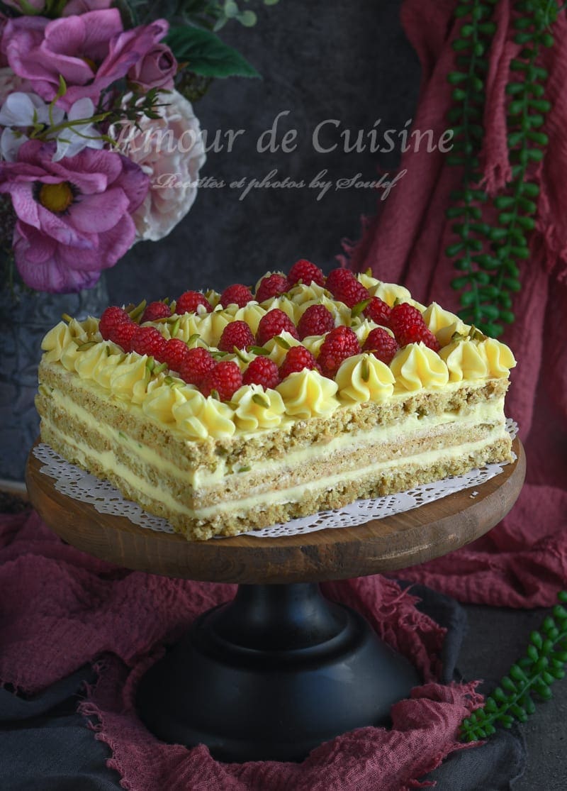 gateau russe aux pistaches et framboises