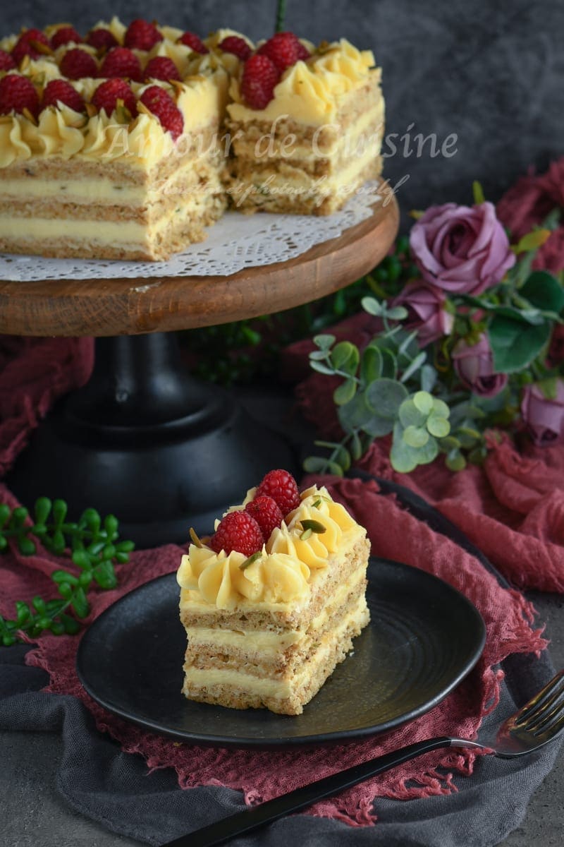 gateau russe aux pistaches et framboises