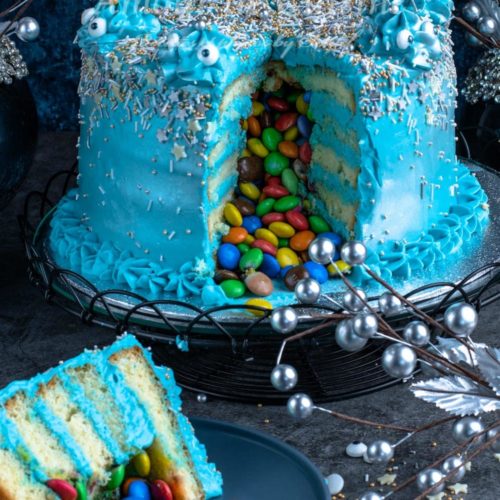 Gateau D Anniversaire Surprise Pinata Amour De Cuisine