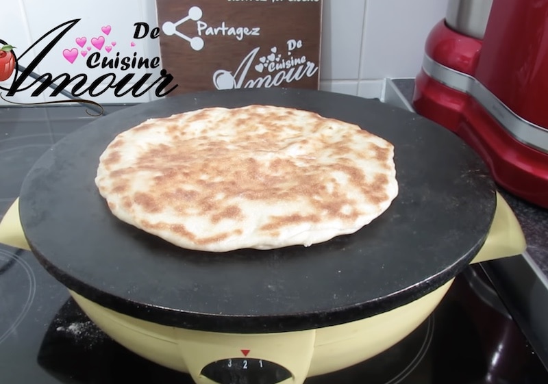 cuisson du pain au fromage cheese naan indien