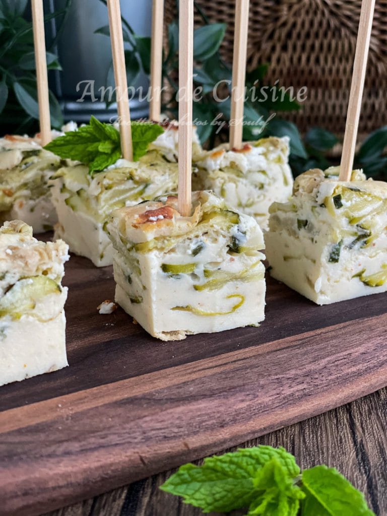 Clafoutis aux courgettes et chèvre facile coupé en cube pour l’apéro