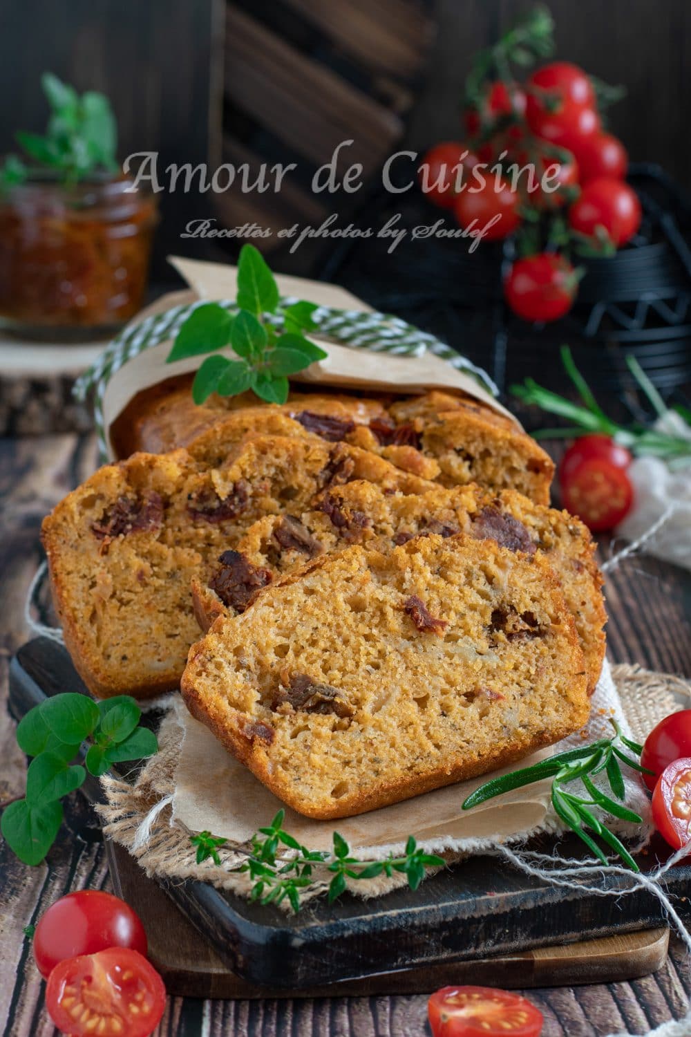 Cake au pesto rosso et tomates séchées