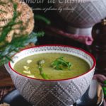 Velouté aux asperges et fanes de carottes