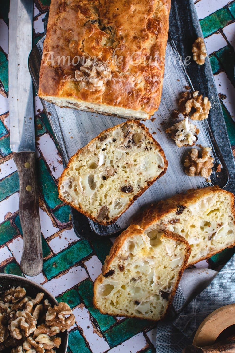 Cake salé au chèvre et aux noix