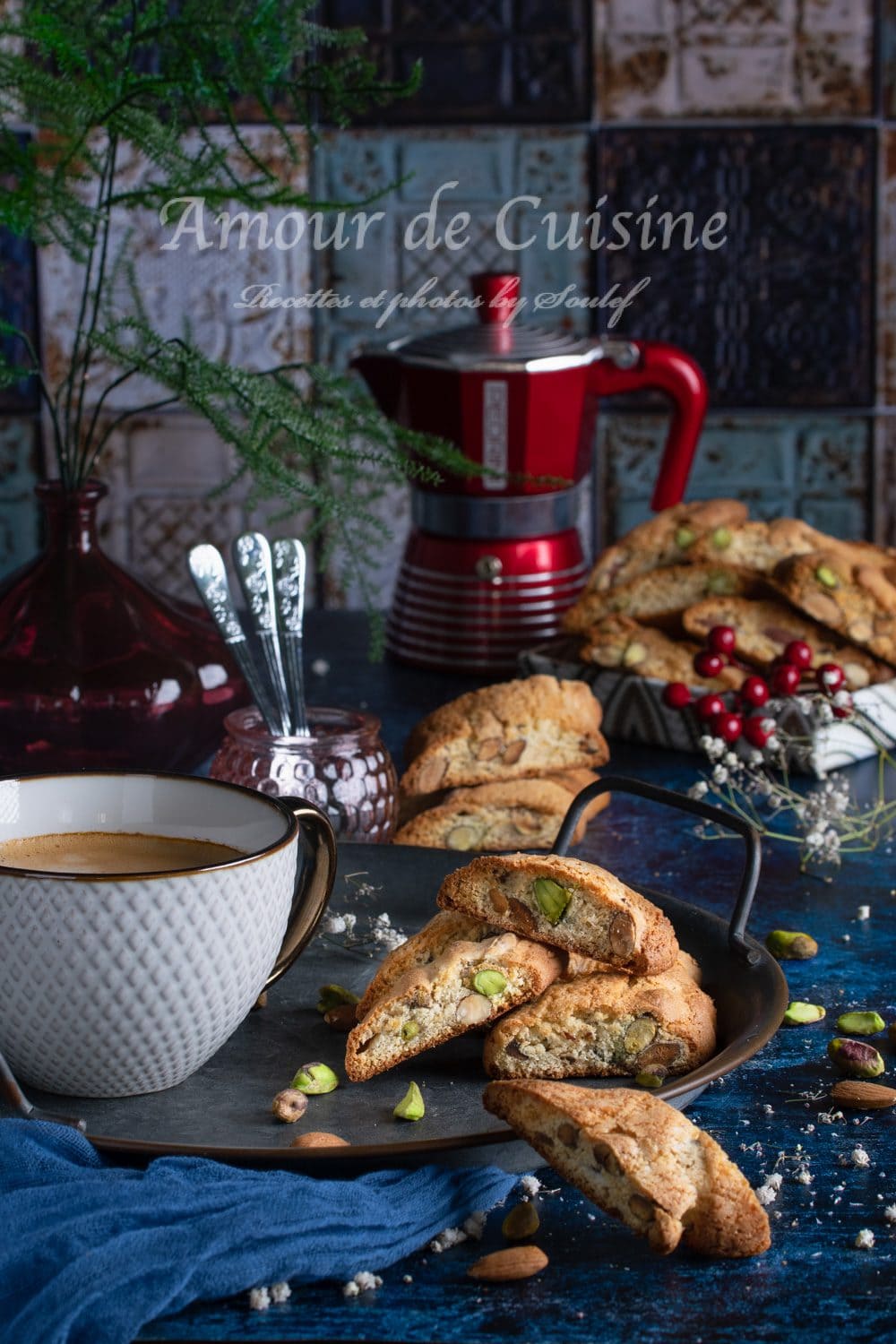 Cantuccini ou biscotti aux amandes et pistaches biscuits de Prato ou cantucci