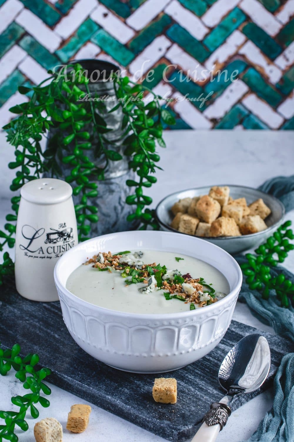 Soupe de chou fleur au roquefort ou velouté de chou fleur à la crème roquefort