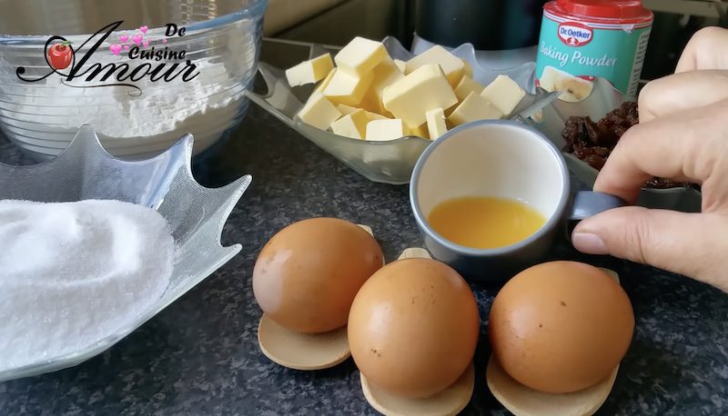 ingredients du cake aux raisins secs