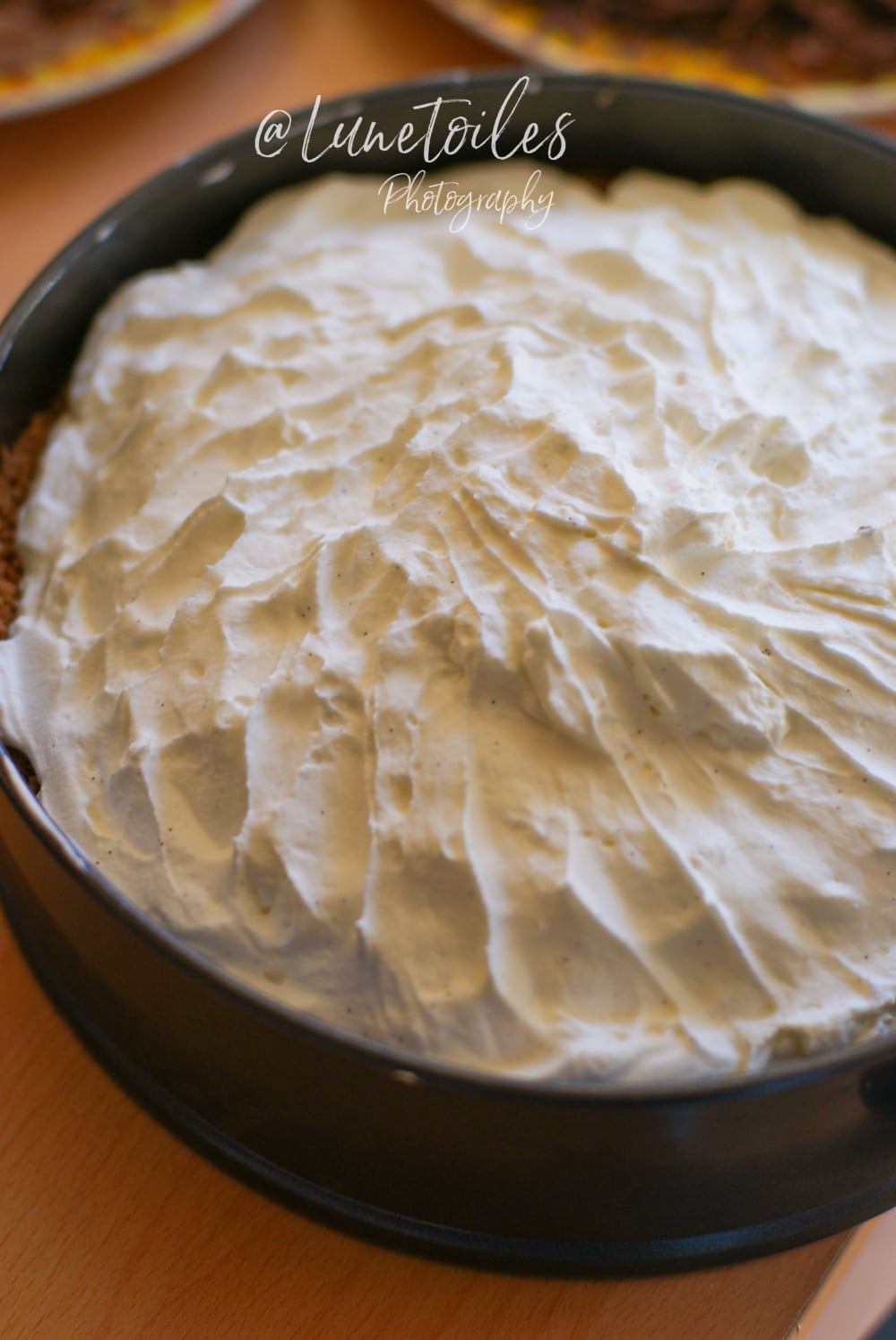 montage de la tarte à la banane et caramel