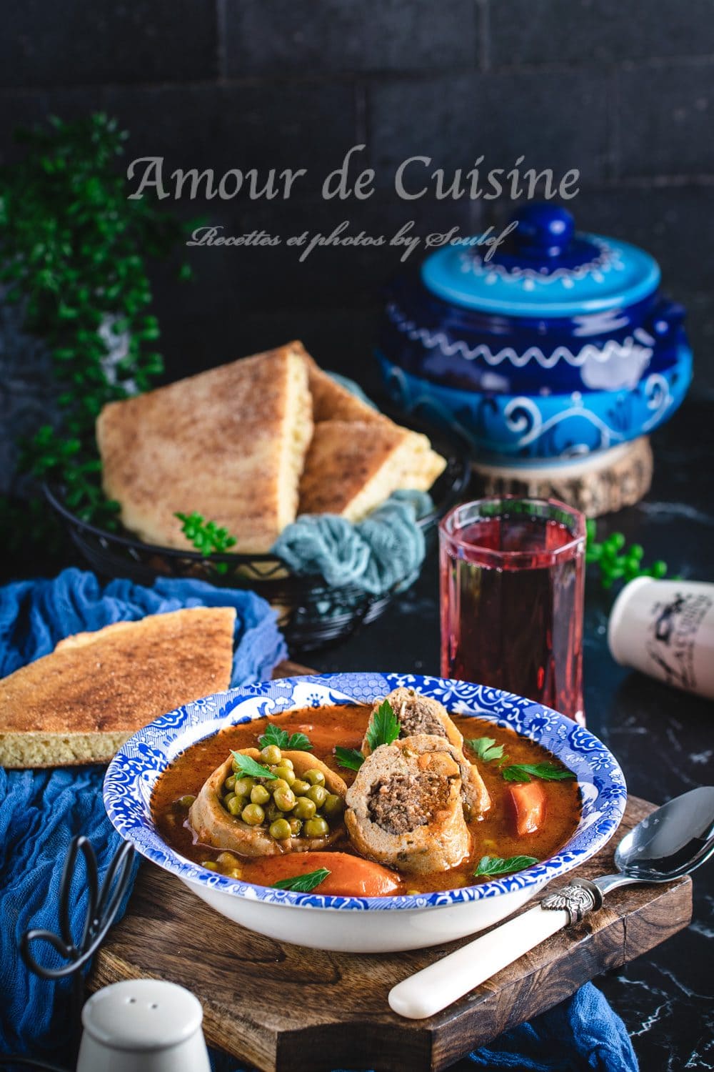 tajine de petits pois à la ballotine de poulet farci à la viande hachée, tajine jelbana