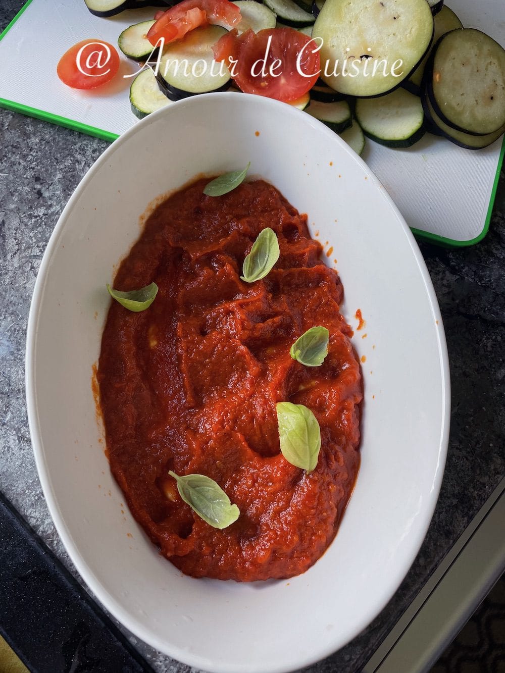 sauce tomate au fond du moule