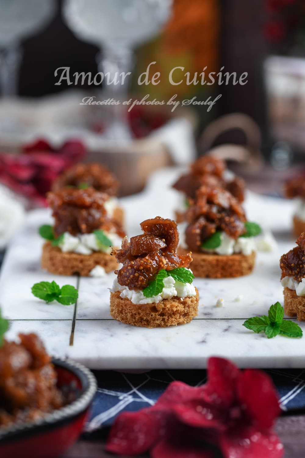 Canapés au pain d’épice et figues séchées