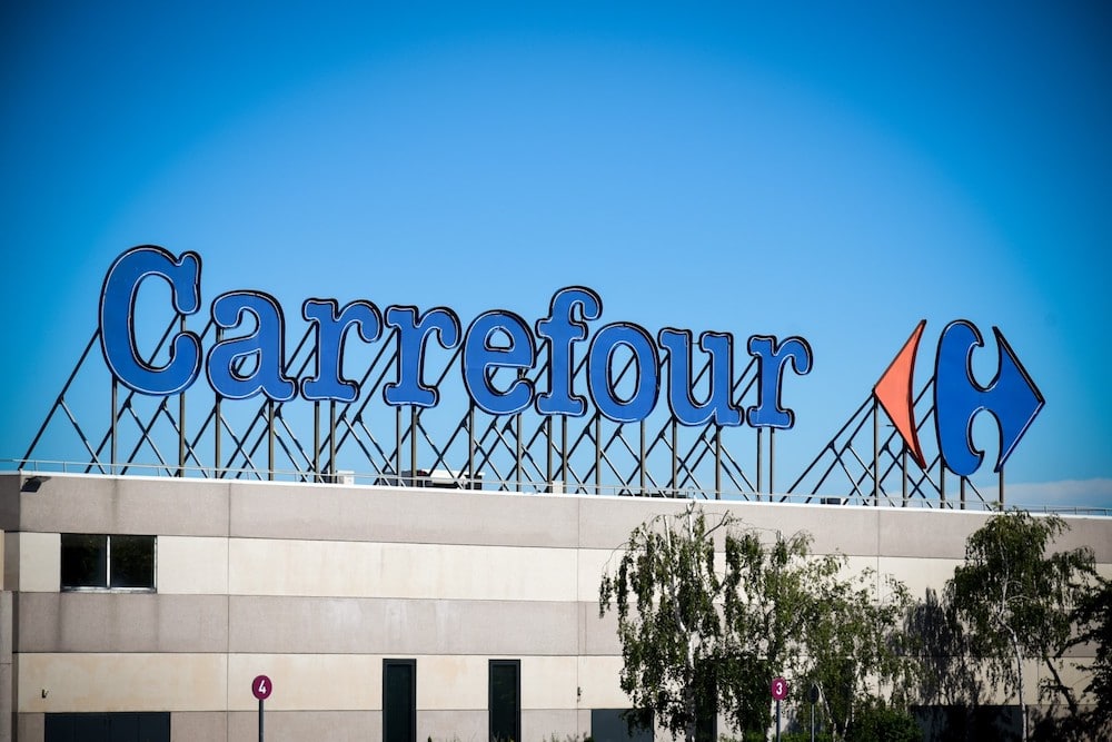 carrefour signboard, Carrefour gèle les prix de 100 produits en France