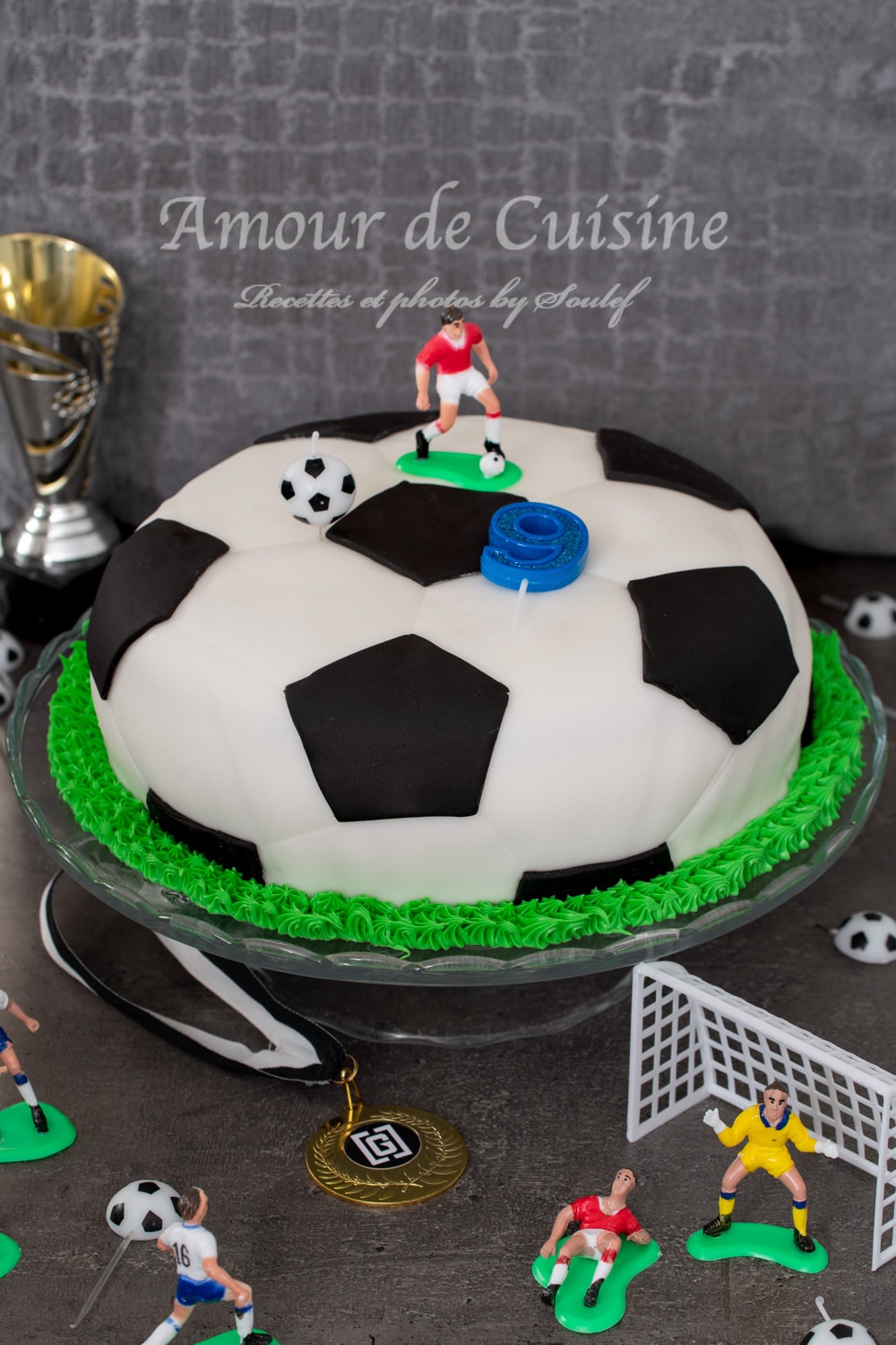 Gateau d'anniversaire ballon de foot