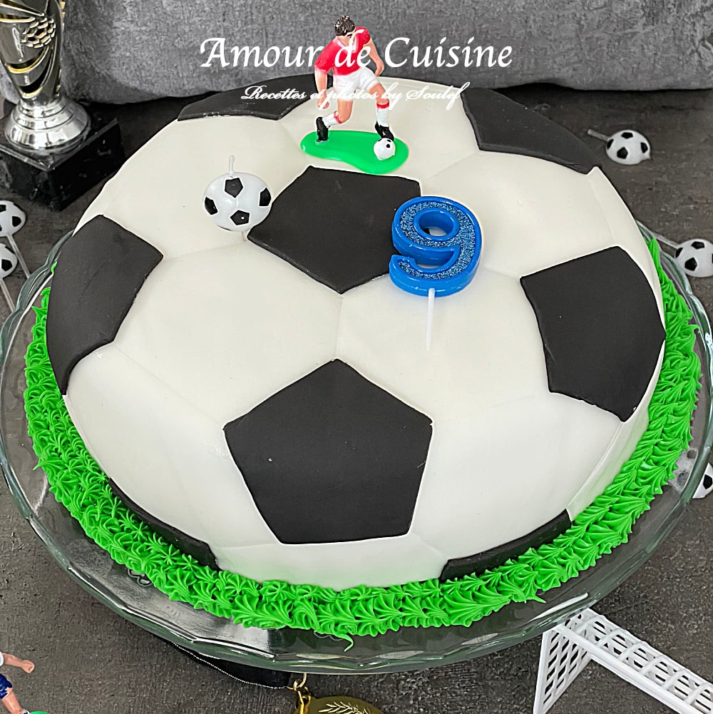 Gateau d'anniversaire ballon de foot - Amour de cuisine