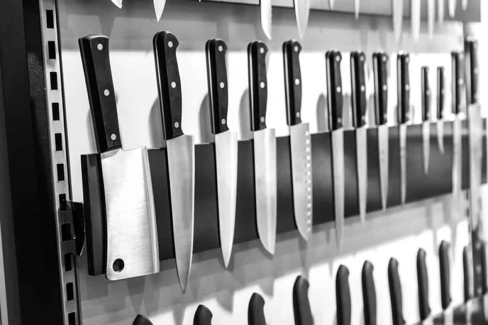 Couteaux de cuisine professionnels : différentes lames pour différentes utilisations