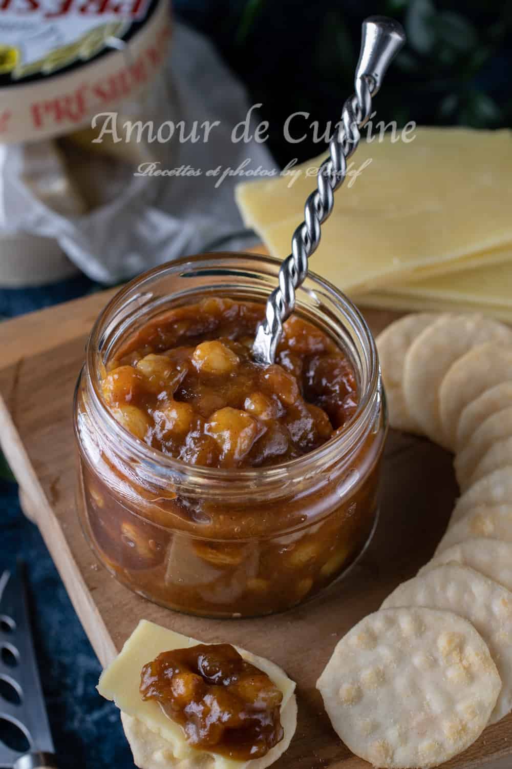 Chutney ou confit de rhubarbe épicé au gingembre et cannelle