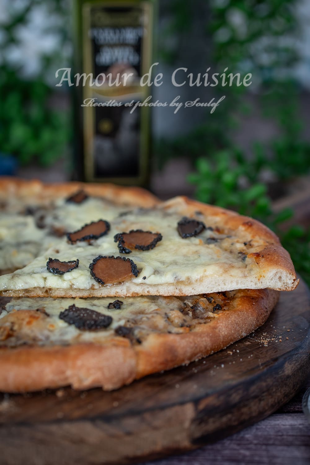 Pizza blanche aux truffes d'été