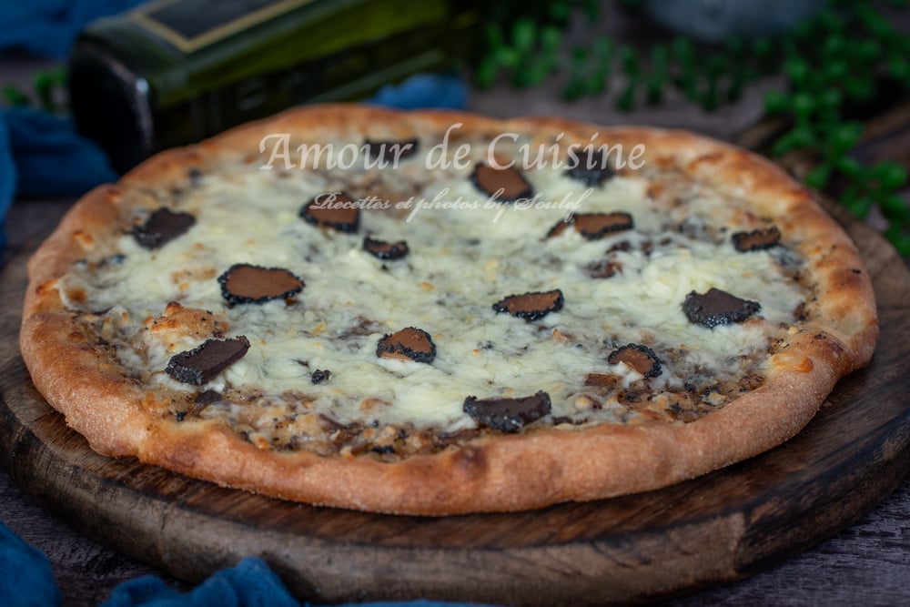 Pizza blanche aux truffes d’été