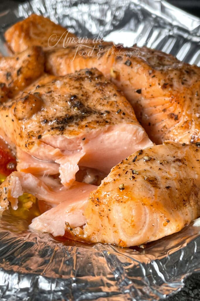 Saumon encore cru et translucide au centre après 10 minutes de cuisson au Airfryer