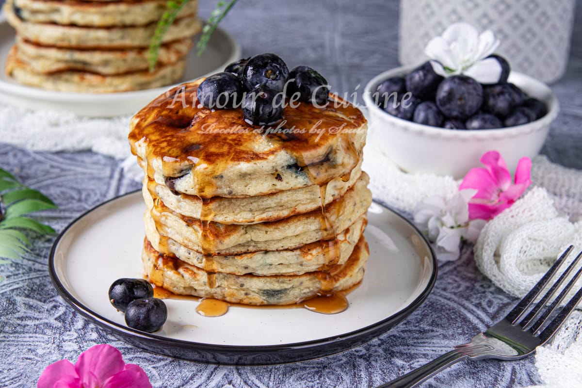 recette pancakes sains aux graines de chia et myrtilles