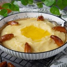 Assida algérienne traditionnelle à la semoule