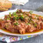 kebda mchermla, foie d'agneau a la chermoula et sauce tomate