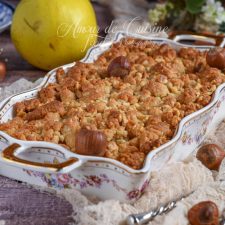 Crumble de coings aux noisettes facile et fondant