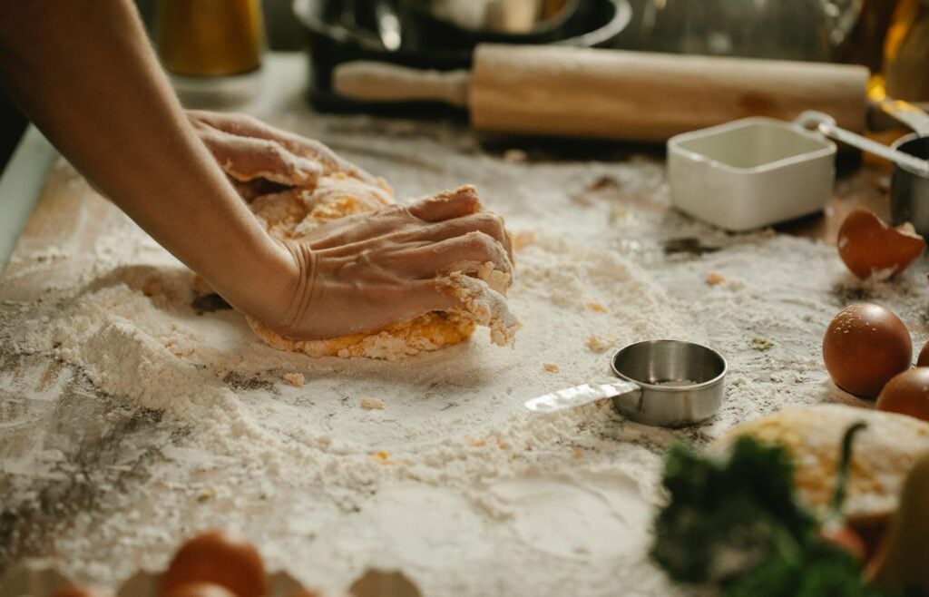 Atelier culinaire : comment choisir une expérience gourmande à partager