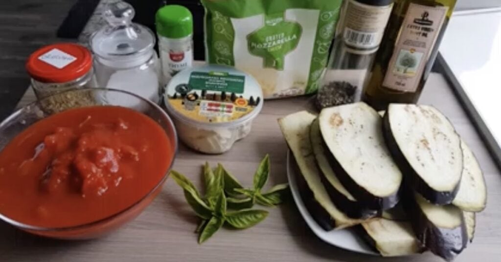 Ingredients aubergine a la parmigiana