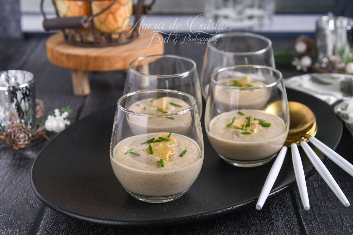 veloute de champignons sylvestres au foie gras
