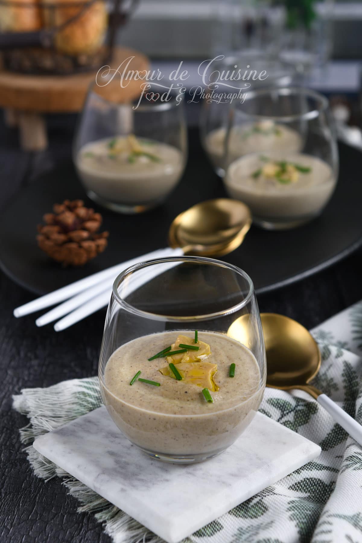 Velouté de champignons sylvestres au foie gras